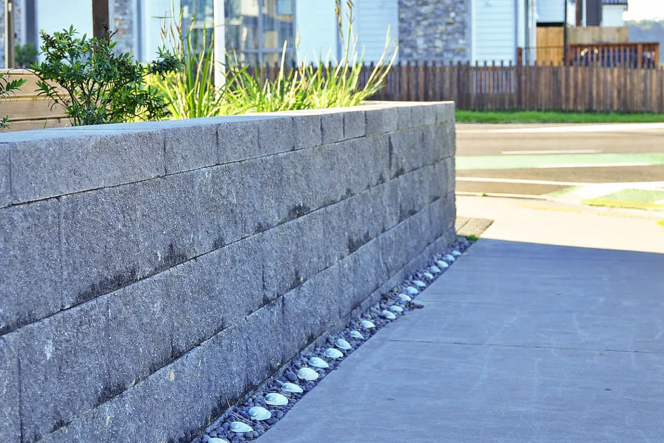 Concrete retaining walls in Palm Desert, CA